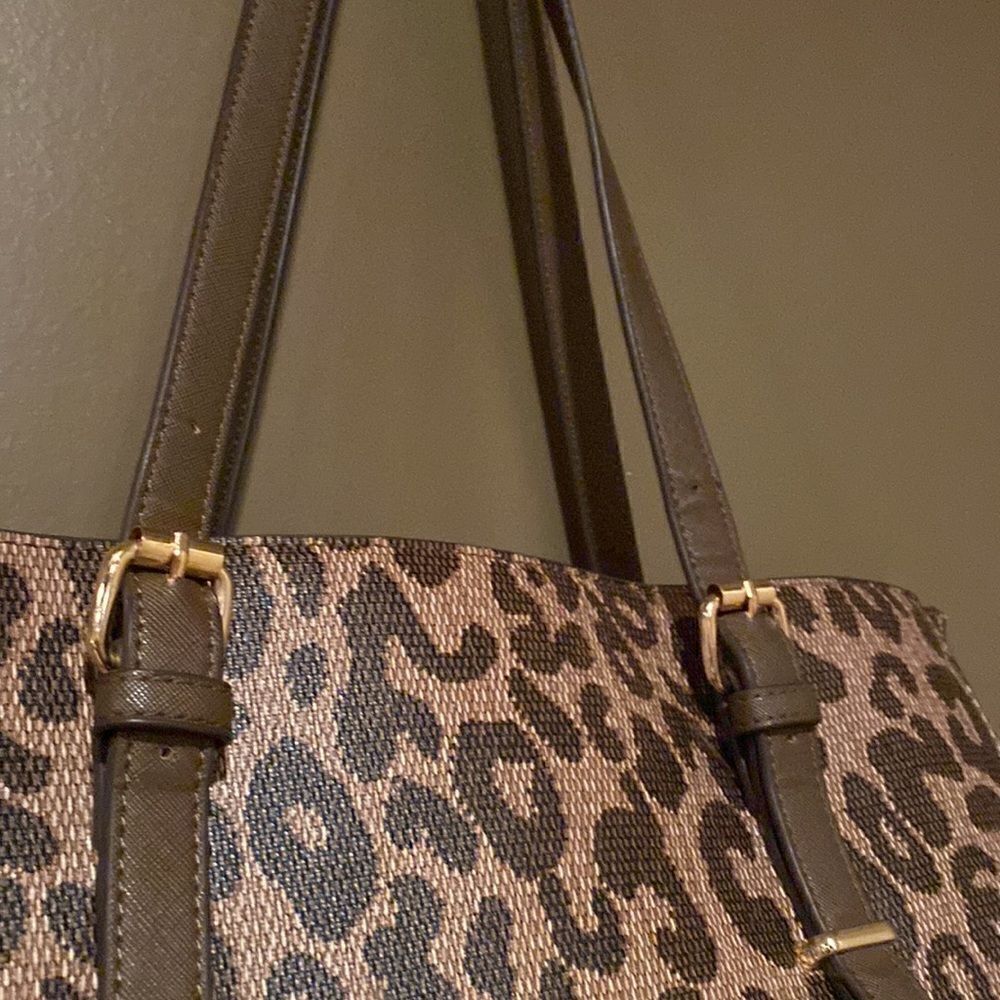 Leopard Print Shoulder Bag. - Picture 5 of 14